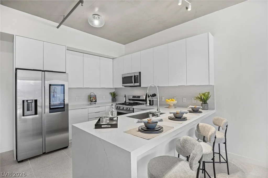 353 Bonneville, Las Vegas, NV 89101