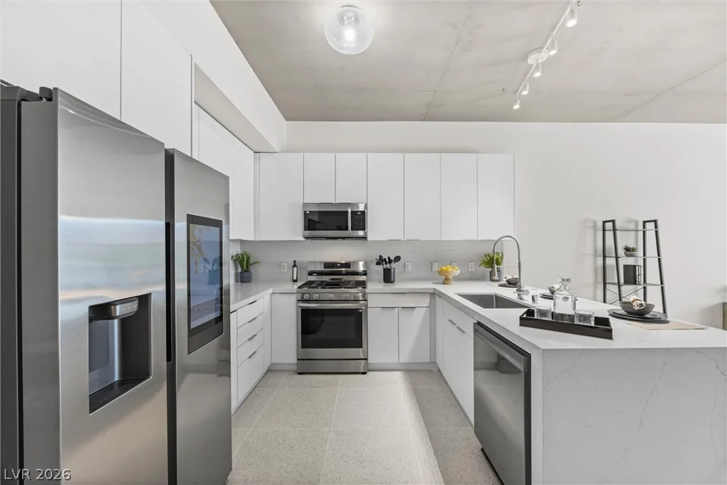 353 Bonneville, Las Vegas, NV 89101