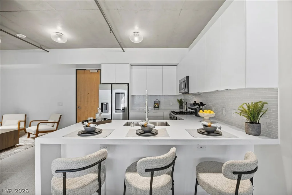 353 Bonneville, Las Vegas, NV 89101