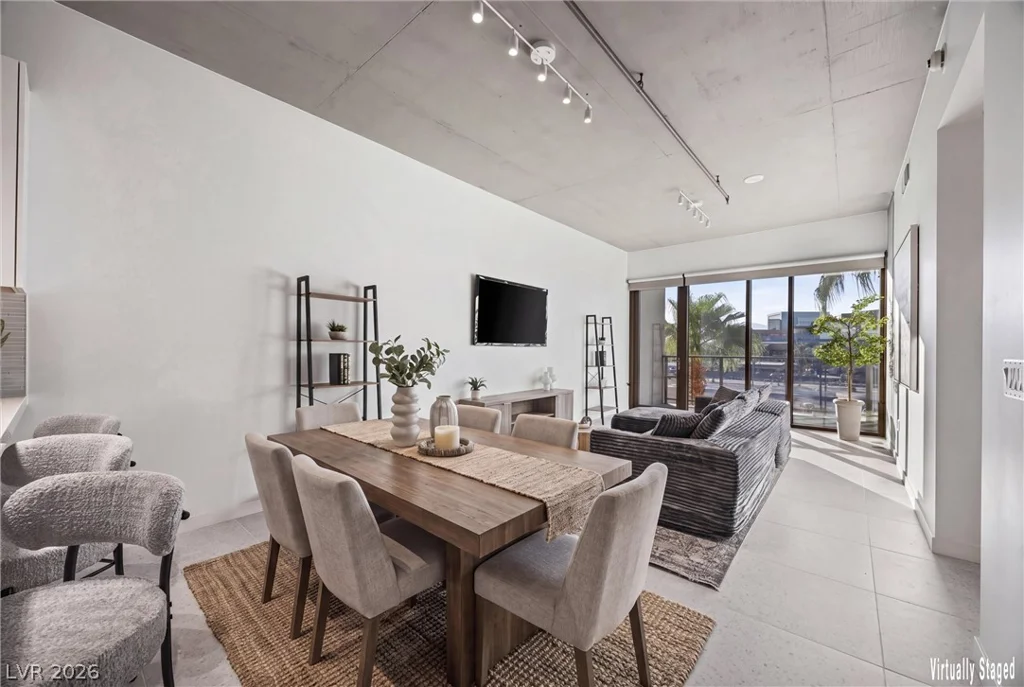 353 Bonneville, Las Vegas, NV 89101