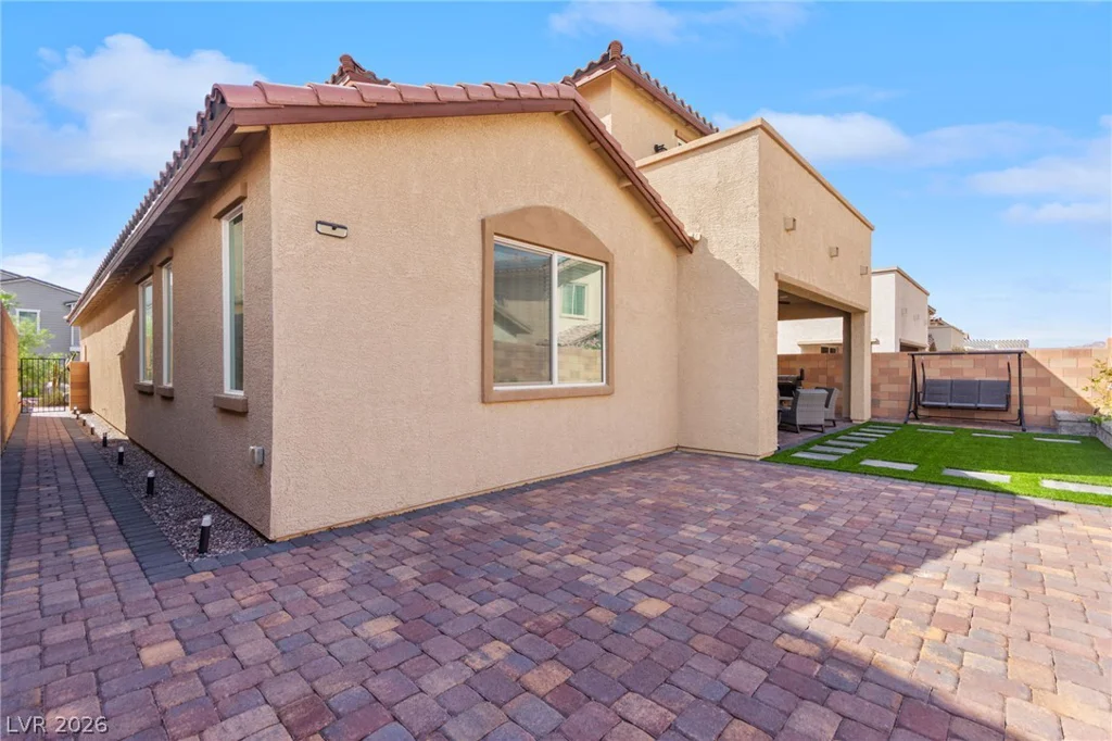 808 Aurelie Ridge, Henderson, NV 89011