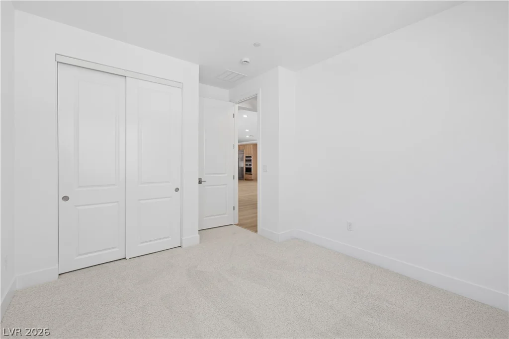 971 Golden Summit, Las Vegas, NV 89138