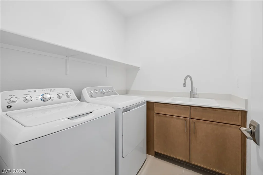 971 Golden Summit, Las Vegas, NV 89138
