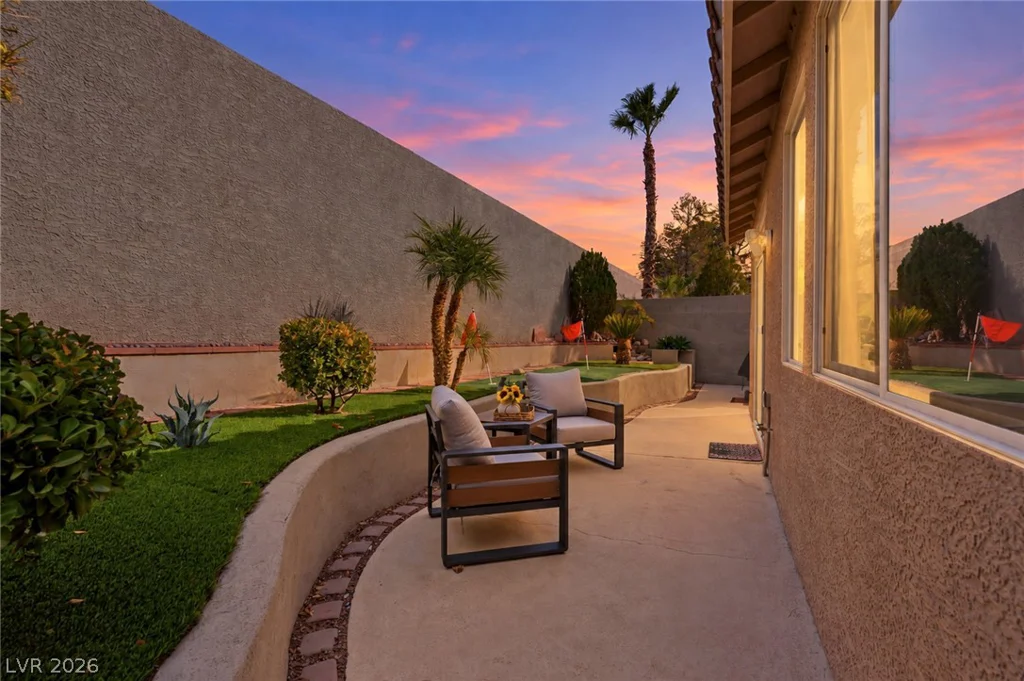 686 Fynn Valley, Las Vegas, NV 89148