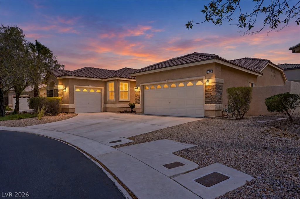 686 Fynn Valley, Las Vegas, NV 89148