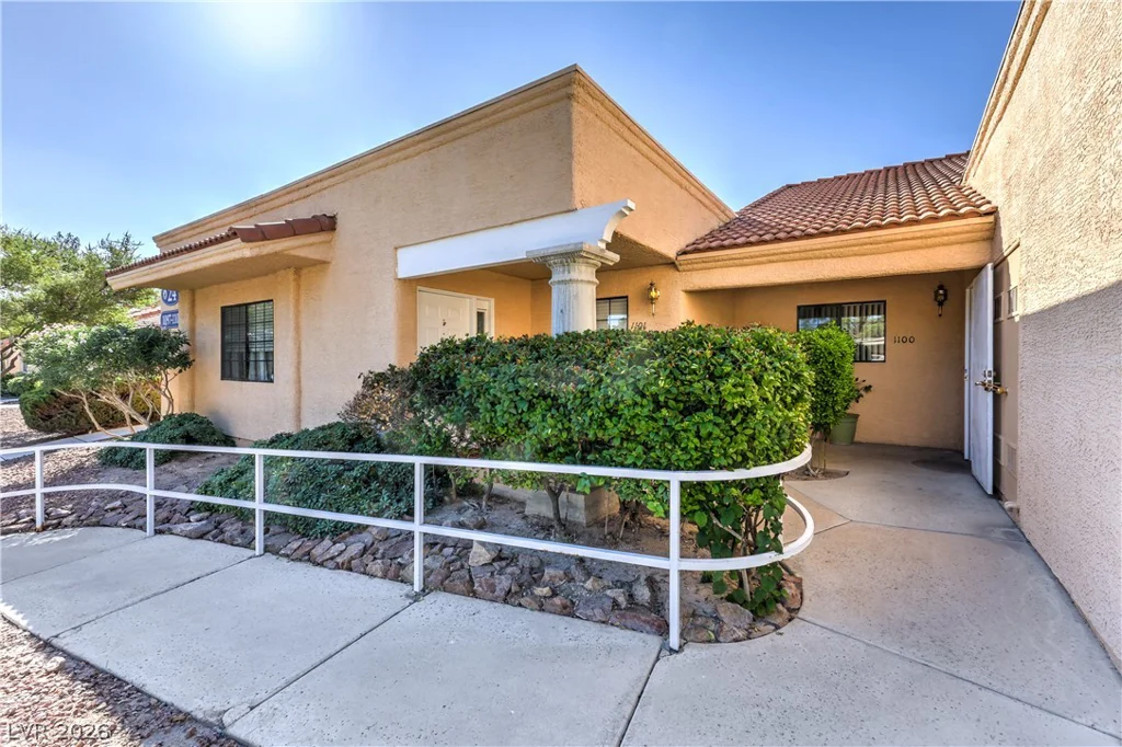 2851 Valley View, Las Vegas, NV 89102