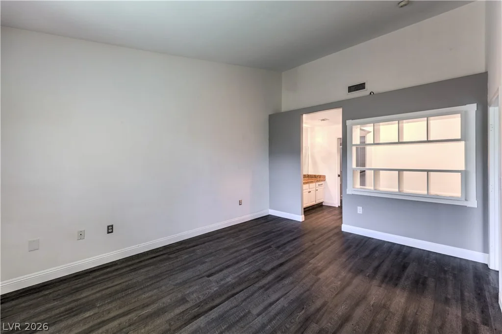 2851 Valley View, Las Vegas, NV 89102