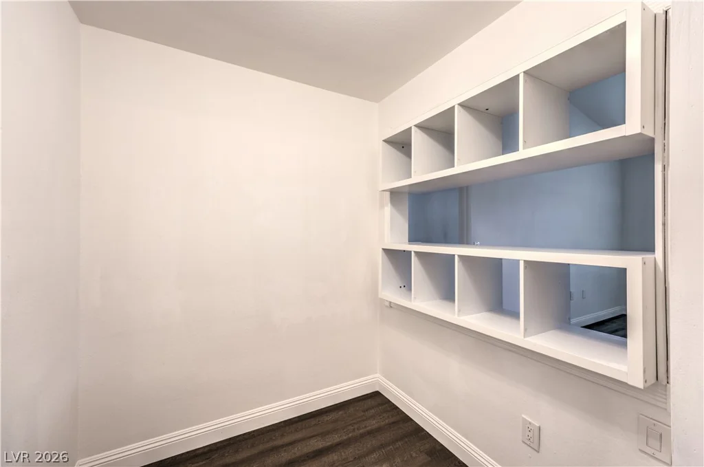 2851 Valley View, Las Vegas, NV 89102
