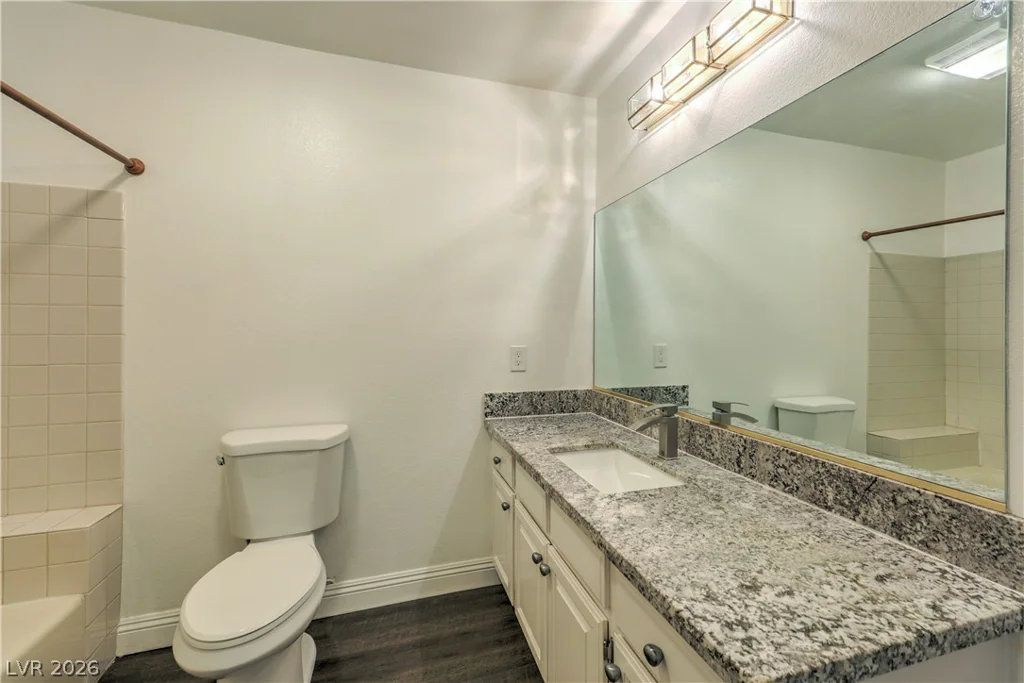 2851 Valley View, Las Vegas, NV 89102