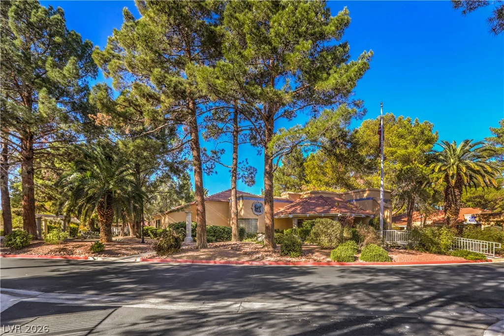 2851 Valley View, Las Vegas, NV 89102