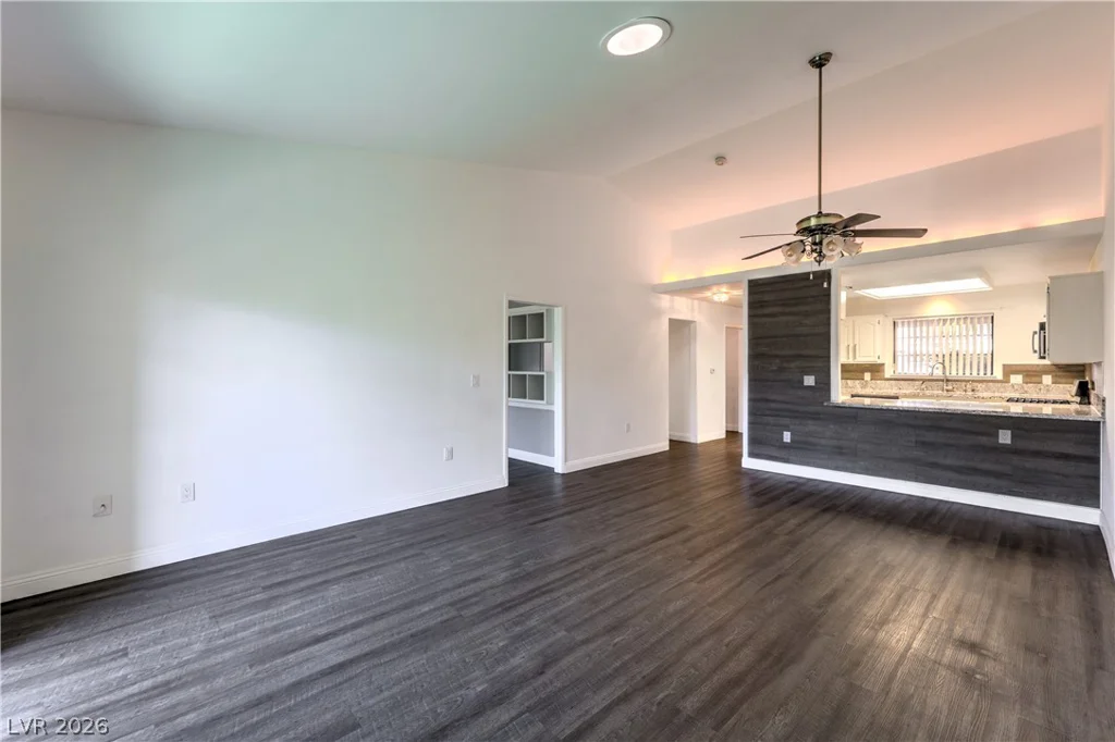 2851 Valley View, Las Vegas, NV 89102