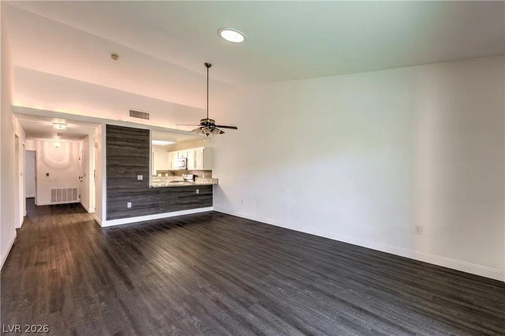 2851 Valley View, Las Vegas, NV 89102