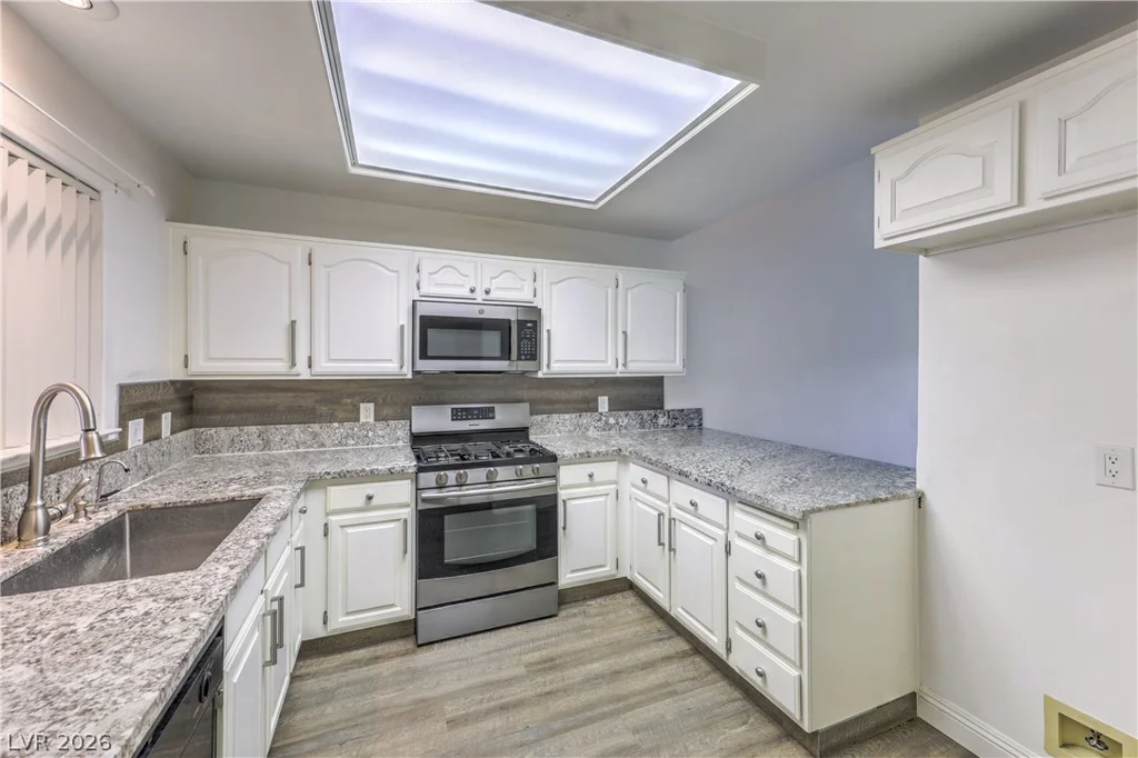 2851 Valley View, Las Vegas, NV 89102
