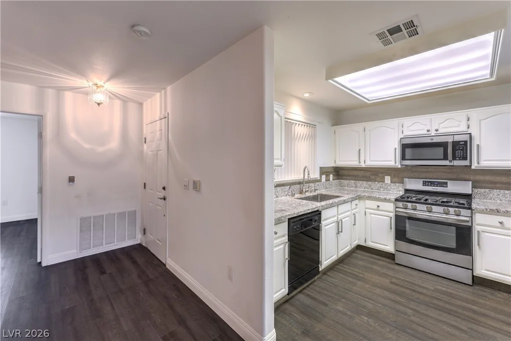 2851 Valley View, Las Vegas, NV 89102