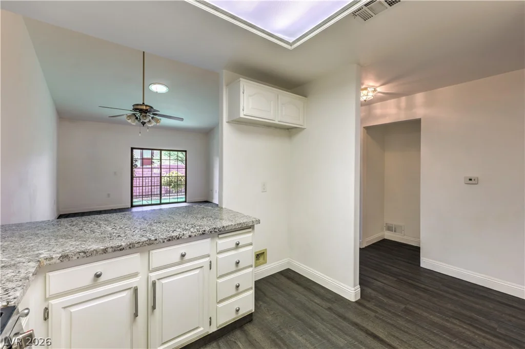 2851 Valley View, Las Vegas, NV 89102