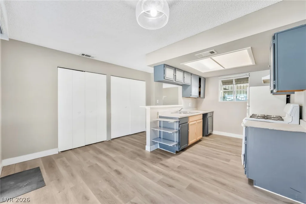 213 Lamb, Las Vegas, NV 89110