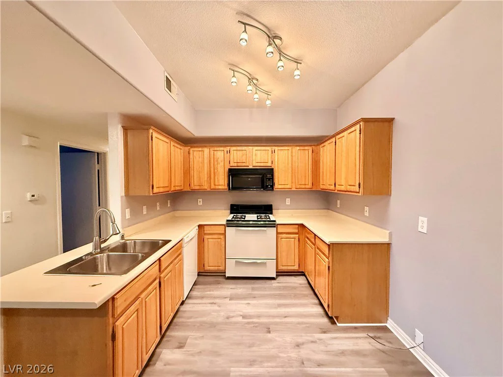 5655 Sahara, Las Vegas, NV 89142