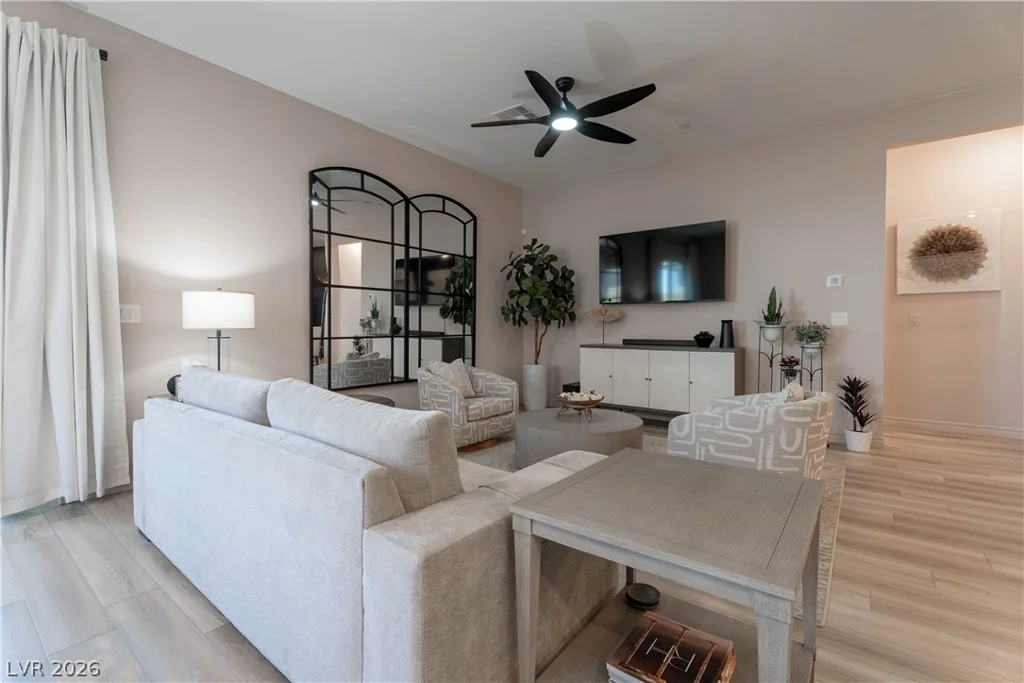 924 Calluna Hills, Las Vegas, NV 89138