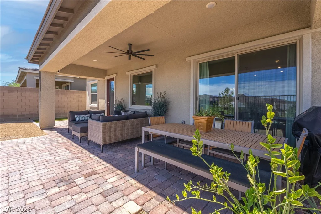 924 Calluna Hills, Las Vegas, NV 89138