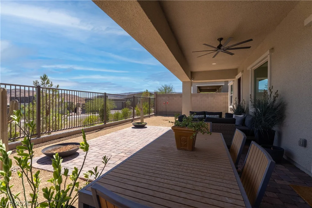 924 Calluna Hills, Las Vegas, NV 89138