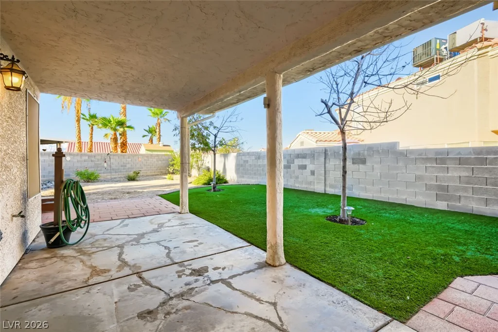 5242 Willowdale, North Las Vegas, NV 89031