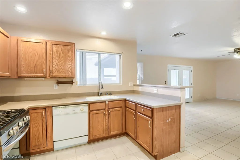 5242 Willowdale, North Las Vegas, NV 89031