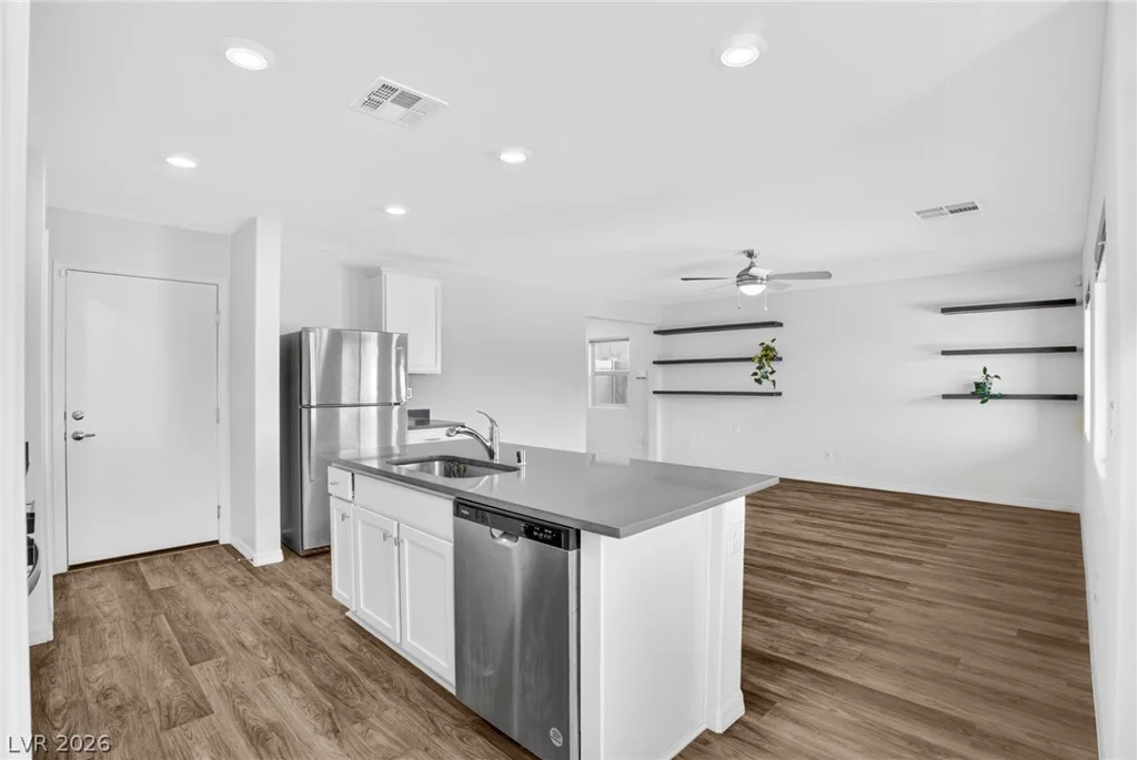 1586 Gold Sunset, North Las Vegas, NV 89032