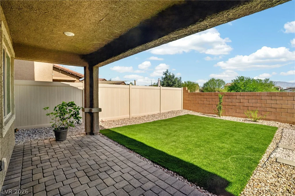 1586 Gold Sunset, North Las Vegas, NV 89032