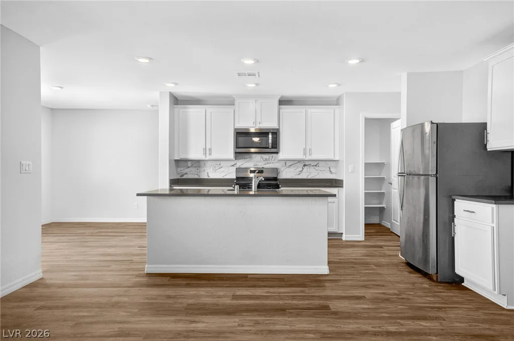 1586 Gold Sunset, North Las Vegas, NV 89032