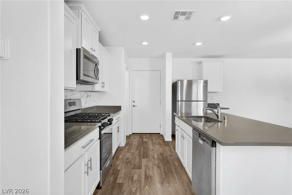 1586 Gold Sunset, North Las Vegas, NV 89032