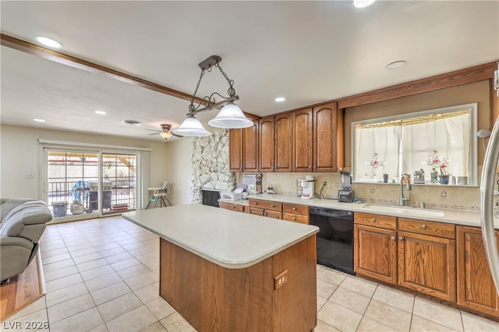 4161 Royalhill, Las Vegas, NV 89121