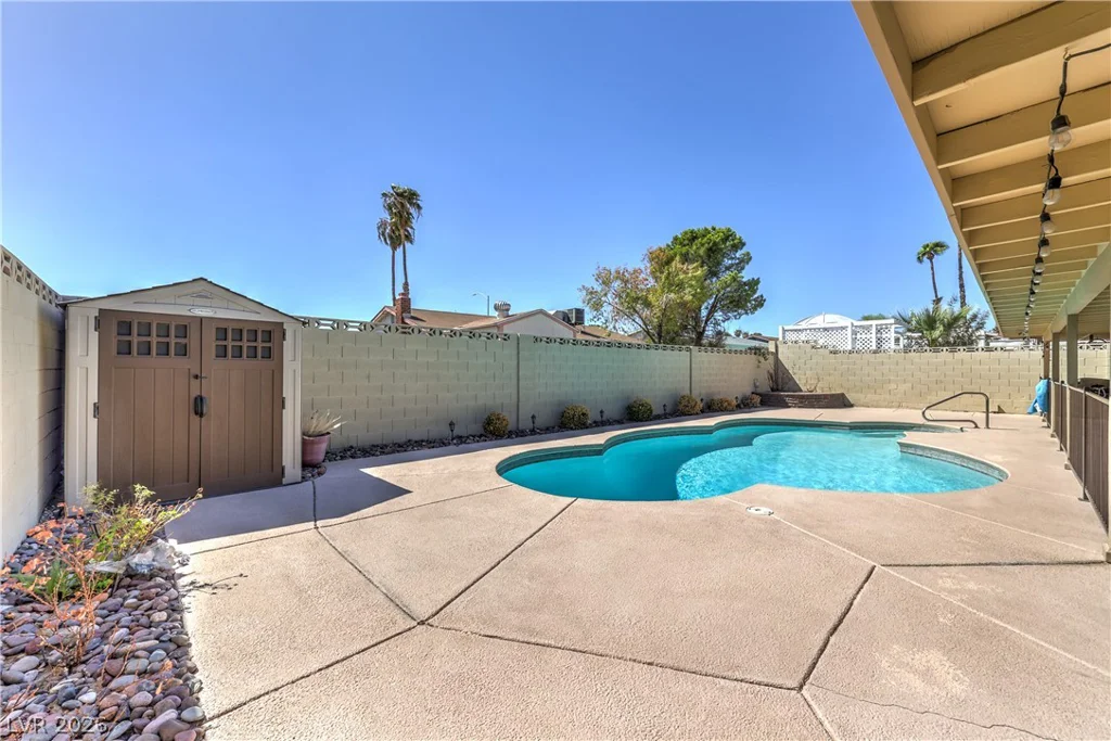 4161 Royalhill, Las Vegas, NV 89121
