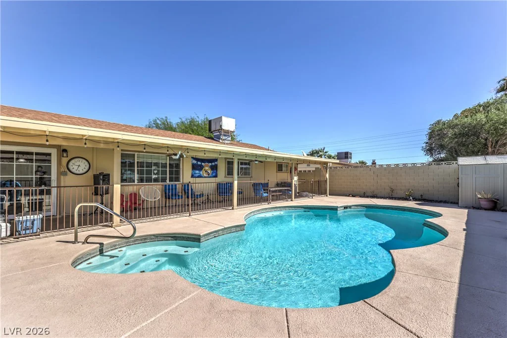 4161 Royalhill, Las Vegas, NV 89121