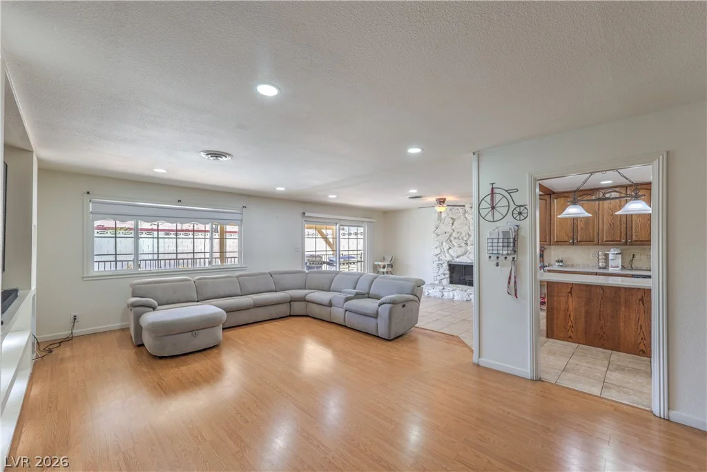 4161 Royalhill, Las Vegas, NV 89121