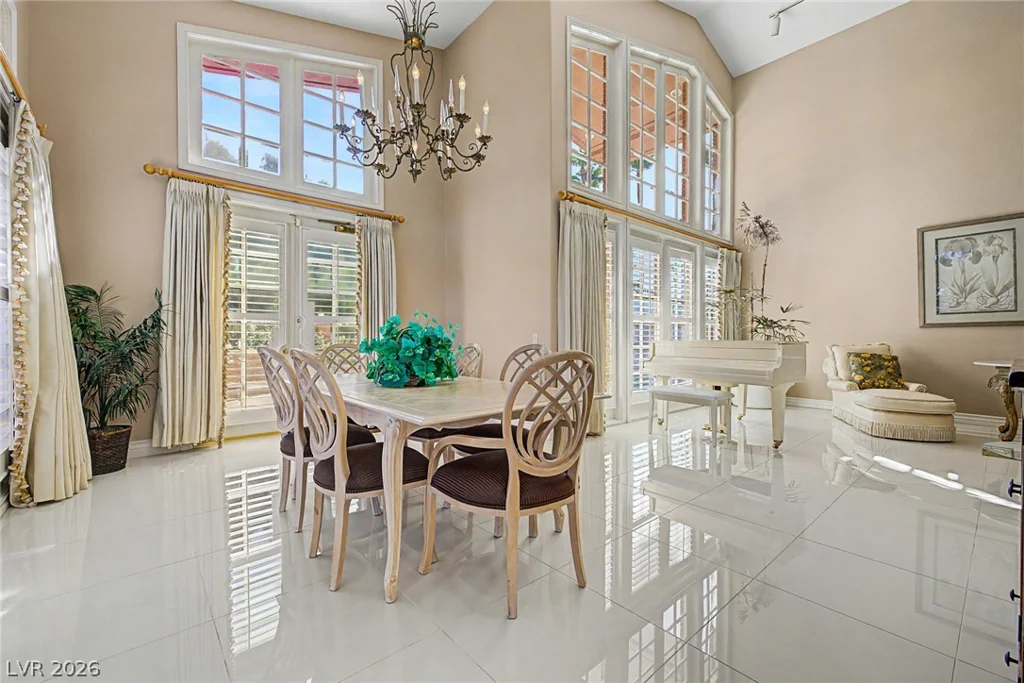 1105 Broadmoor, Las Vegas, NV 89109
