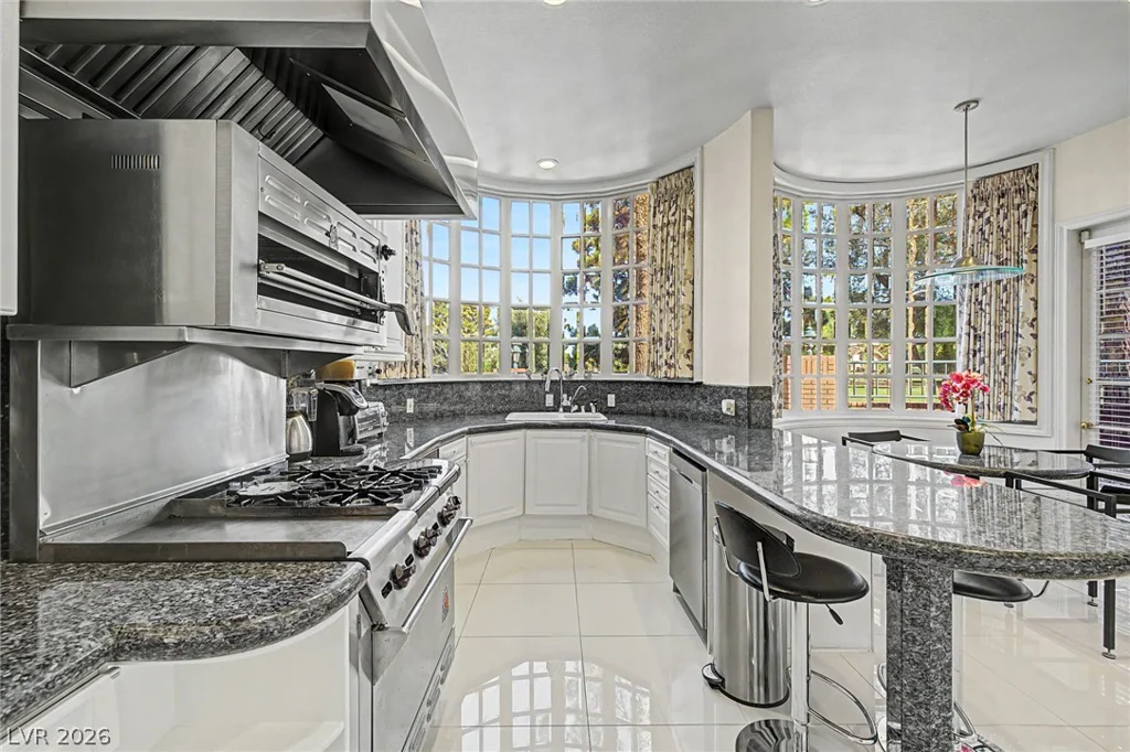 1105 Broadmoor, Las Vegas, NV 89109
