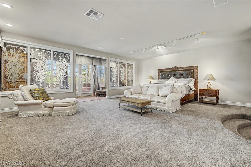 1105 Broadmoor, Las Vegas, NV 89109