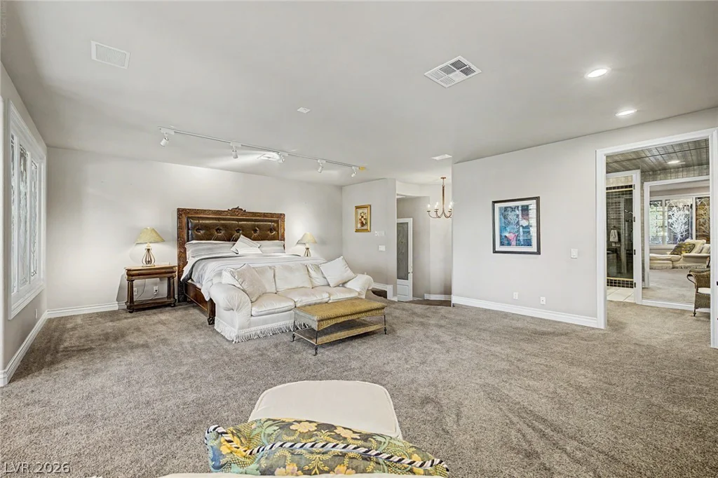 1105 Broadmoor, Las Vegas, NV 89109