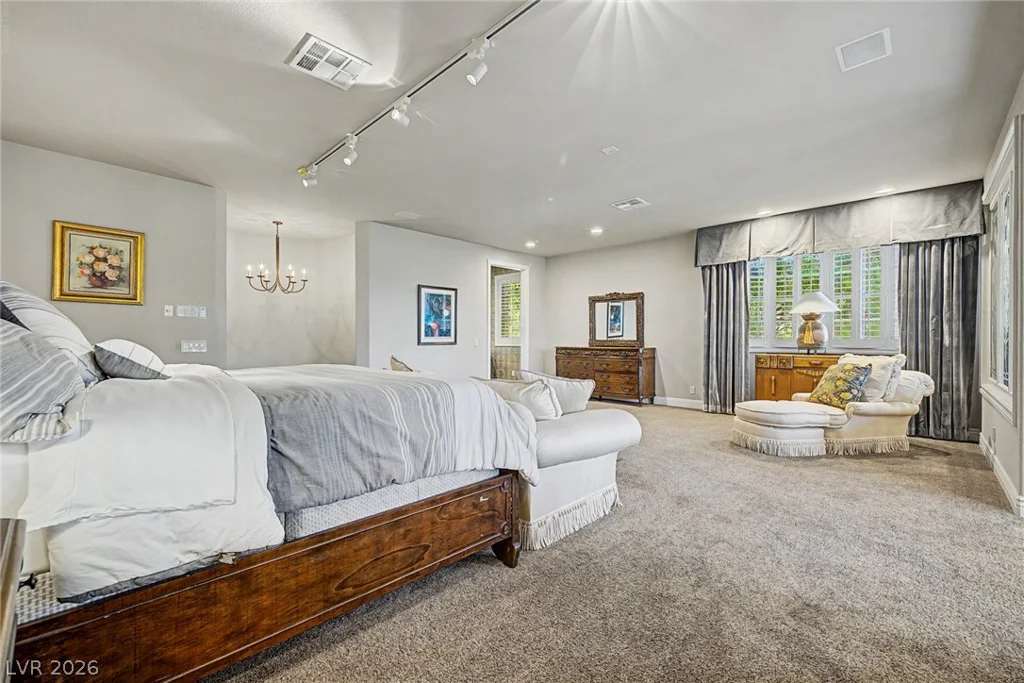 1105 Broadmoor, Las Vegas, NV 89109
