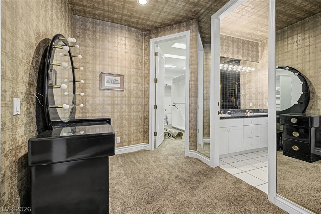 1105 Broadmoor, Las Vegas, NV 89109