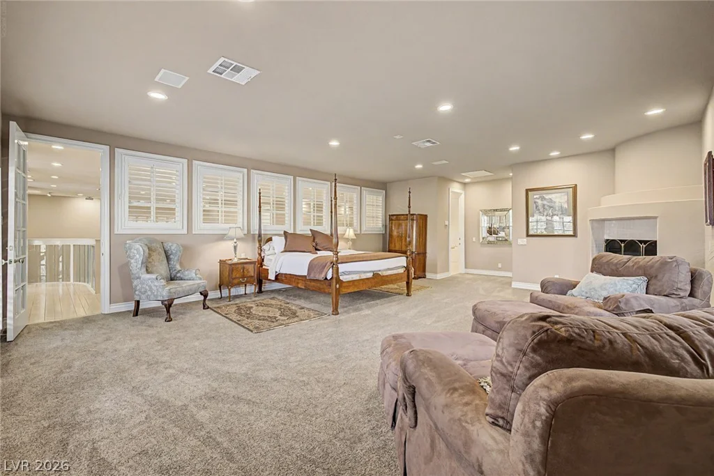 1105 Broadmoor, Las Vegas, NV 89109