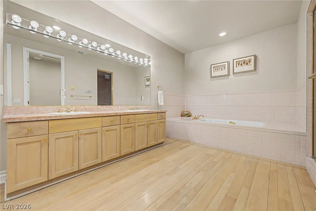 1105 Broadmoor, Las Vegas, NV 89109