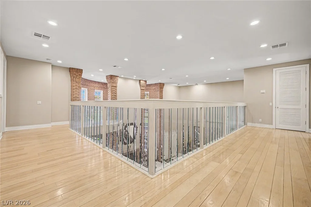 1105 Broadmoor, Las Vegas, NV 89109