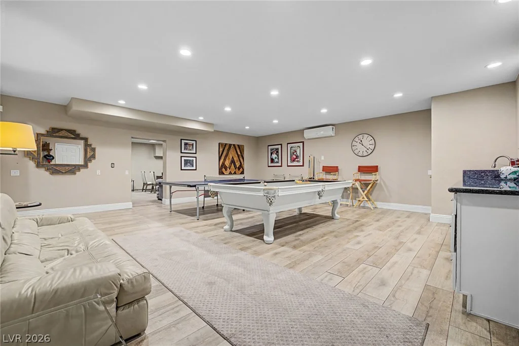 1105 Broadmoor, Las Vegas, NV 89109