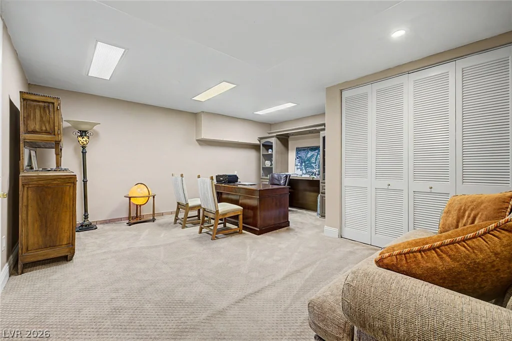 1105 Broadmoor, Las Vegas, NV 89109