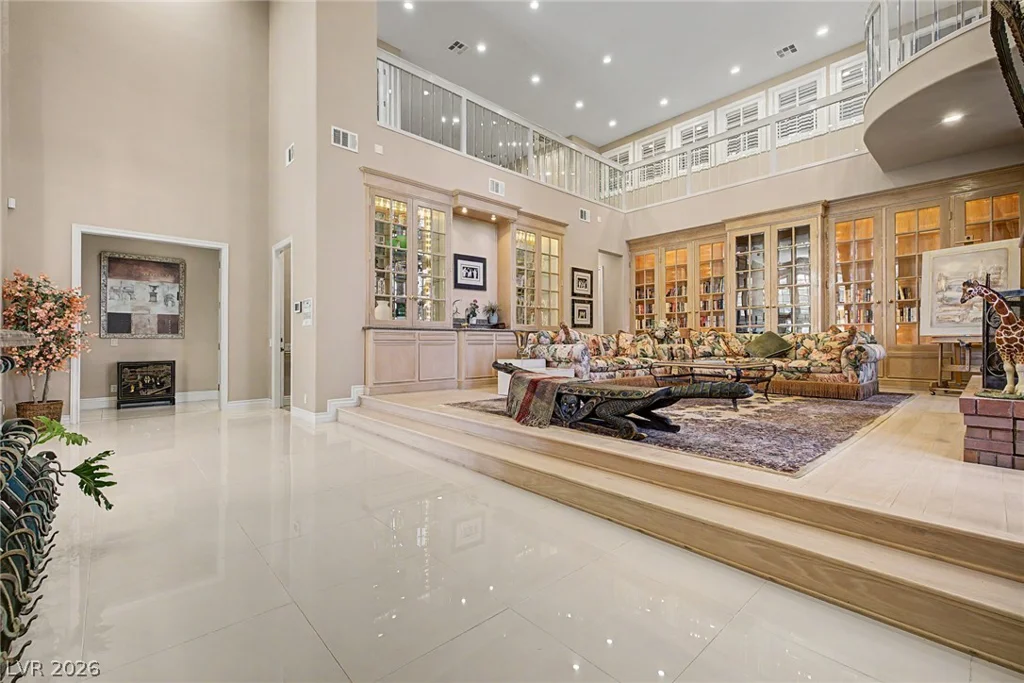 1105 Broadmoor, Las Vegas, NV 89109
