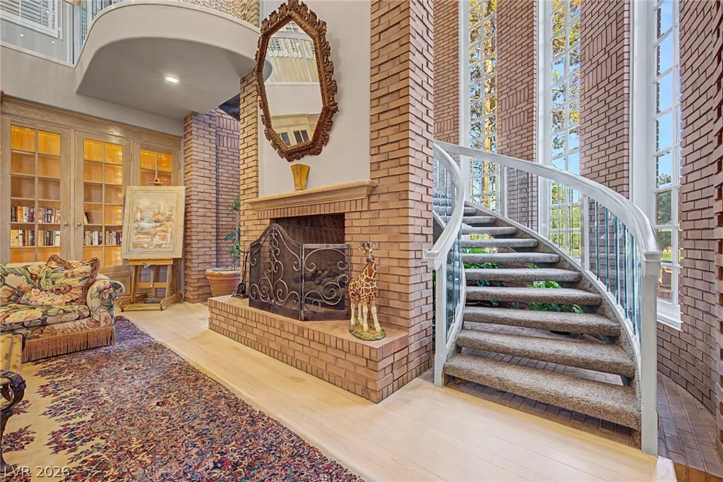 1105 Broadmoor, Las Vegas, NV 89109