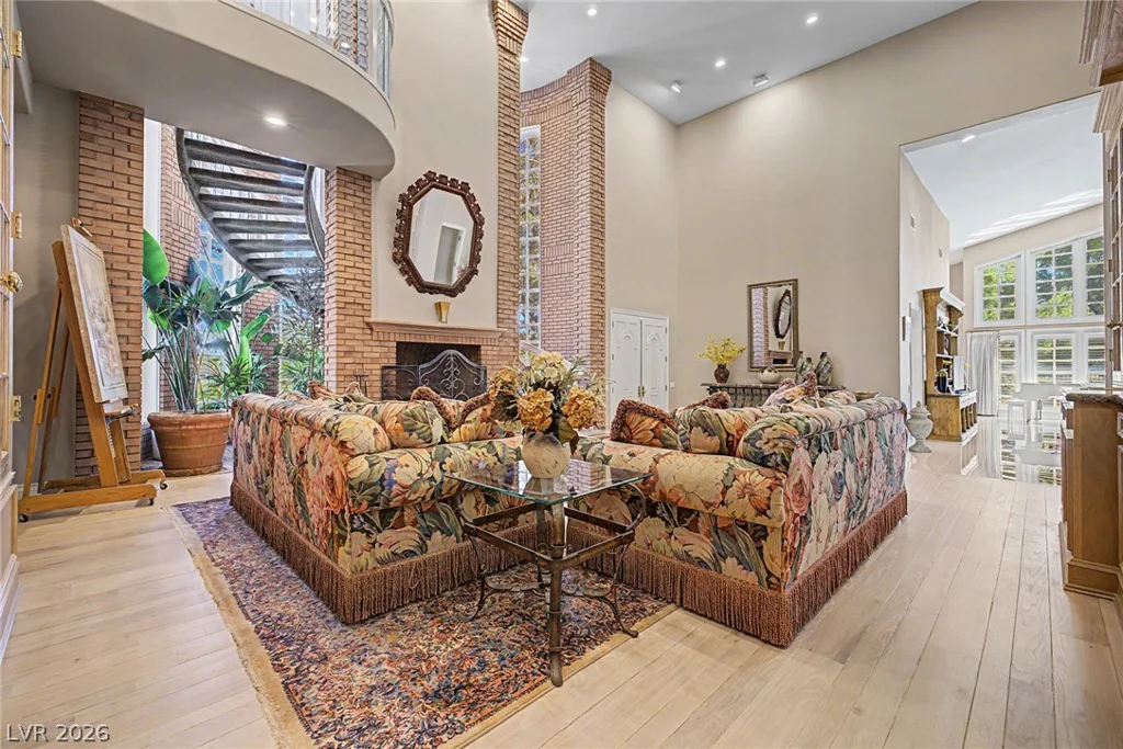 1105 Broadmoor, Las Vegas, NV 89109