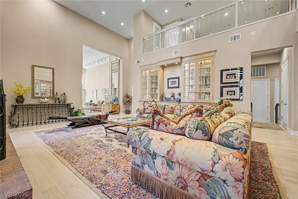 1105 Broadmoor, Las Vegas, NV 89109