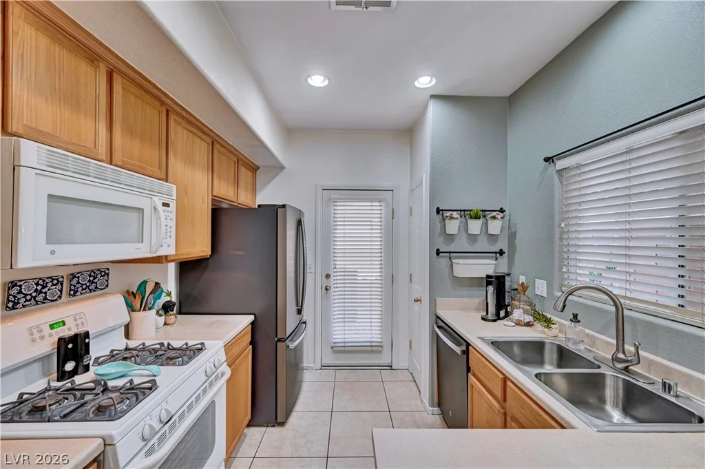 9785 Spinnaker Creek, Las Vegas, NV 89148